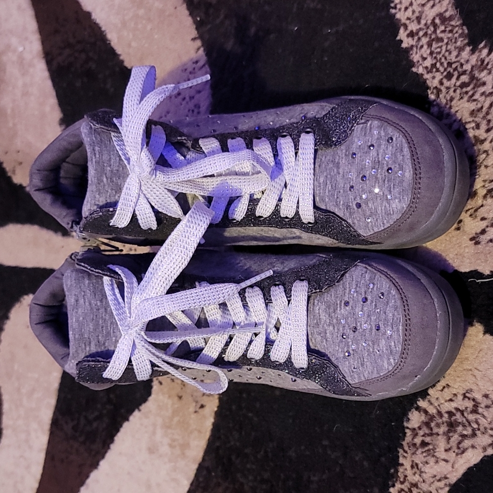 BC Footwear Brand Girls size 4 Glitter Sneaker with Heel and Zipper on and off